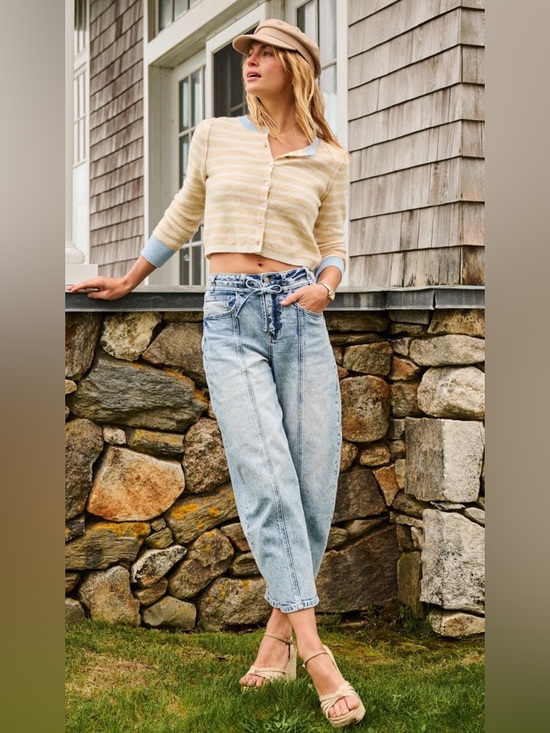 Denim - Altar’d State Connor Barrel Jeans Light Wash Size 8 High Rise Trendy Denim